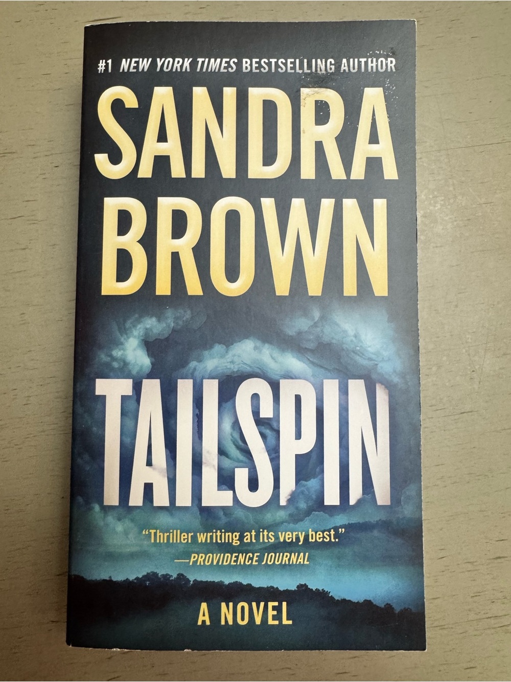 Tailspin – Paperback Novel by Sandra Brown Thriller Novel NEW